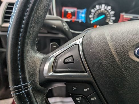 Used 2017 Ford Fusion SE w/ Fusion SE Technology Package image 17