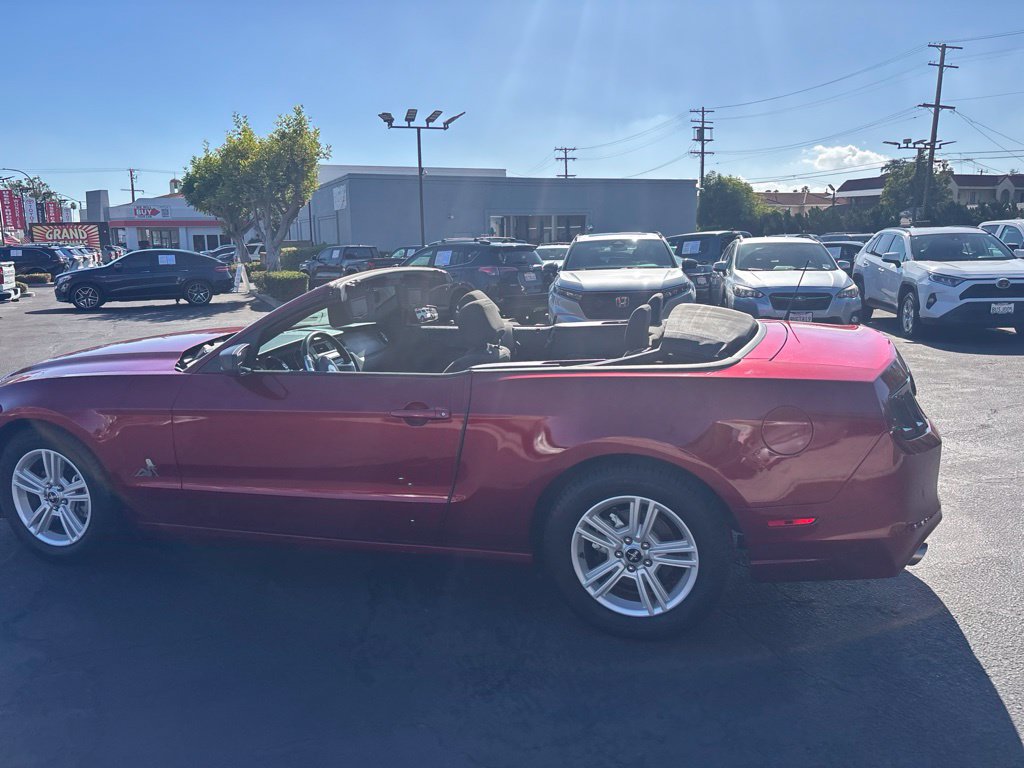 Used 2014 Ford Mustang Convertible w/ Equipment Group 102A RWD image 15