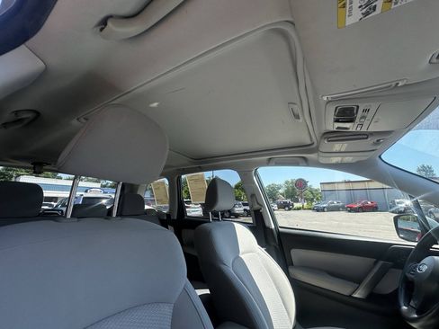 Used 2016 Subaru Forester 2.5i Premium w/ Popular Package #2 AWD/4WD image 9