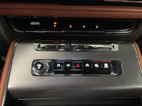 Used 2025 Lincoln Aviator Reserve w/ Equipment Group 201A image 14