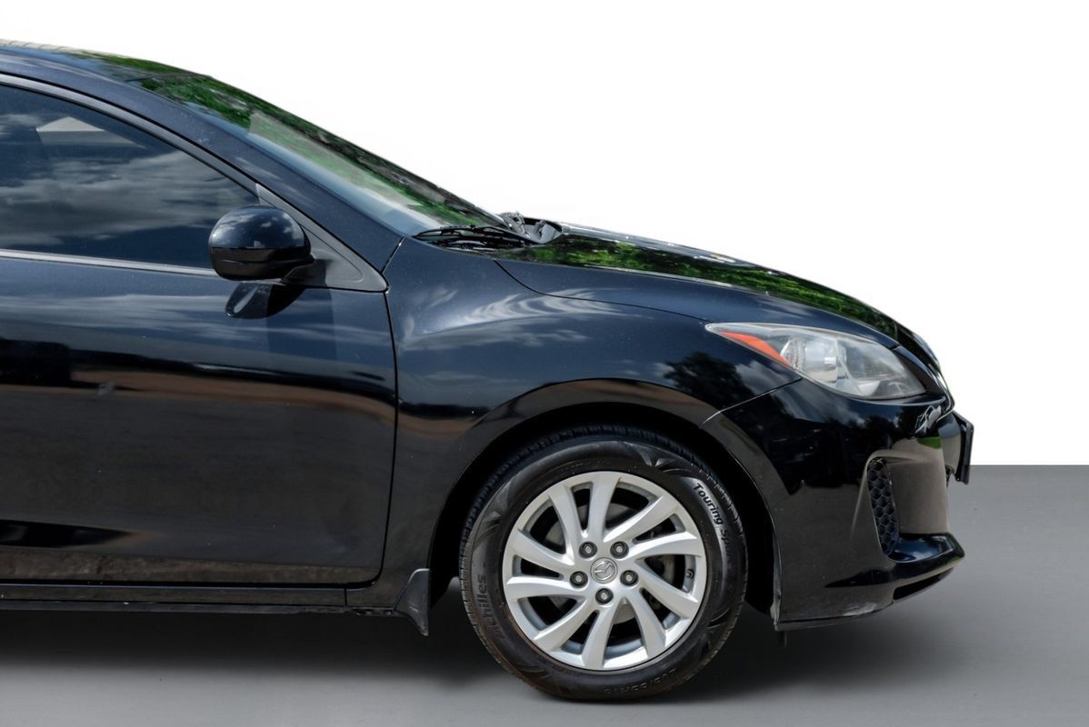 Used 2012 MAZDA MAZDA3 i Grand Touring w/ Tech Pkg FWD image 7