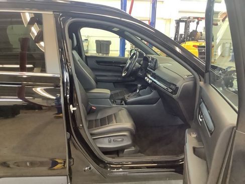 Used 2024 Honda CR-V Sport Touring image 18