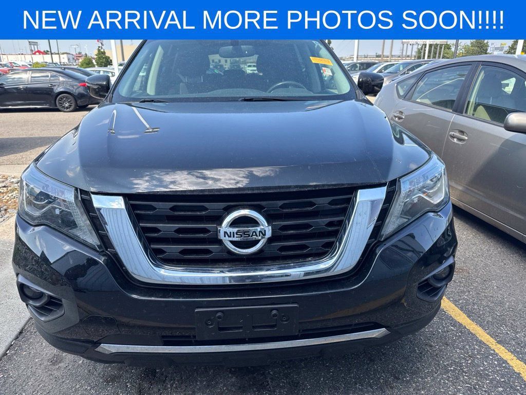 Used 2018 Nissan Pathfinder SV AWD/4WD image 2