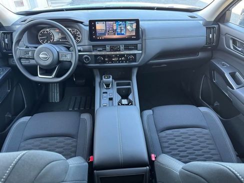 New 2026 Nissan Pathfinder S image 2