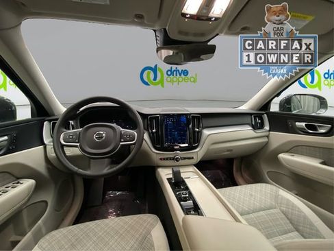 Used 2022 Volvo XC60 B5 Momentum image 29