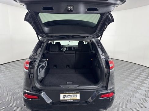 Used 2018 Jeep Cherokee Latitude image 13