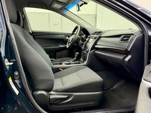 Used 2017 Toyota Camry LE image 11