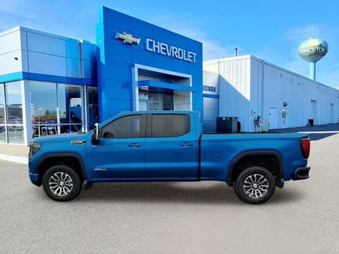 Used 2023 GMC Sierra 1500 AT4 w/ Technology Package AWD/4WD image 7