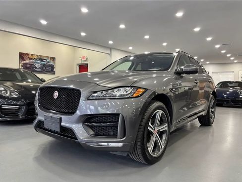 Used 2017 Jaguar F-PACE R-Sport image 3