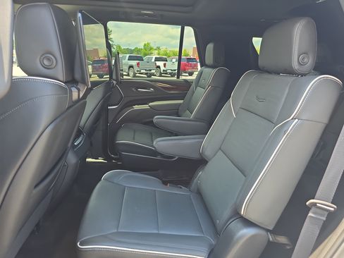 Certified 2023 Cadillac Escalade Premium Luxury w/ Performance Package AWD/4WD image 15