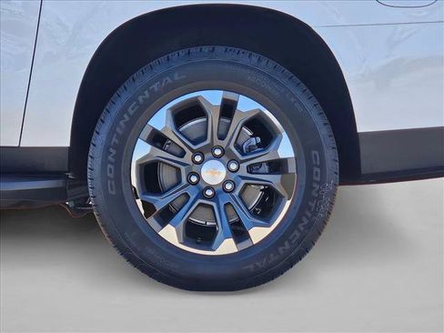 New 2026 Chevrolet Suburban LS AWD/4WD image 10