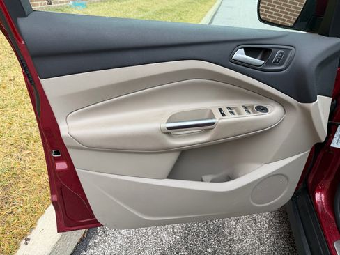 Used 2017 Ford C-MAX Energi Titanium w/ Equipment Group 501A image 26