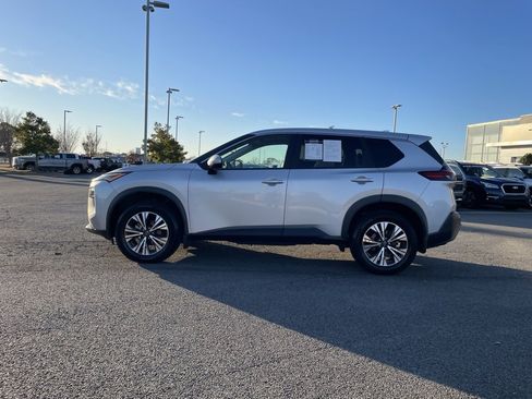 Used 2023 Nissan Rogue SV image 4