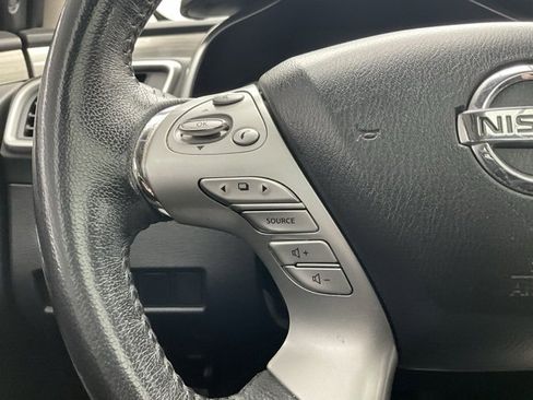 Used 2018 Nissan Murano SV w/ Premium Package image 16