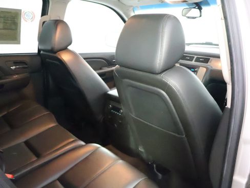 Used 2009 Chevrolet Avalanche LT w/ Luxury Package AWD/4WD image 45