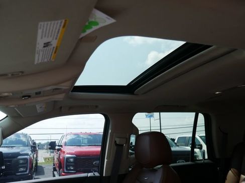 Used 2020 Cadillac Escalade Luxury AWD/4WD image 3