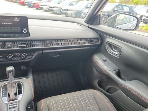 Used 2025 Honda HR-V Sport image 19