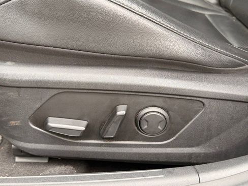Used 2024 Hyundai Elantra Limited FWD image 19