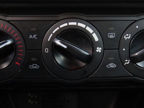 Used 2015 MAZDA MAZDA3 i Sport image 21