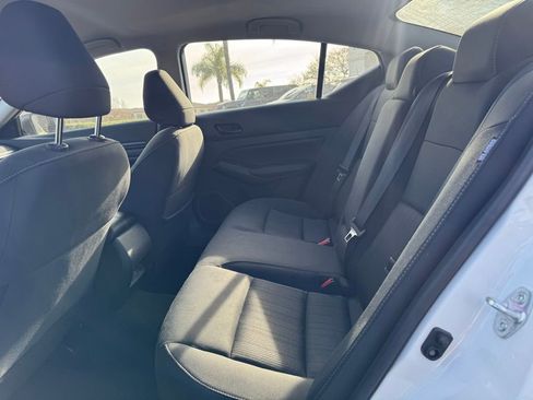 Used 2025 Nissan Altima 2.5 SV image 13