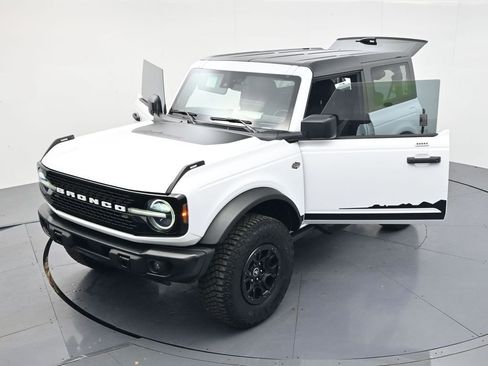 Used 2023 Ford Bronco Wildtrak AWD/4WD image 47