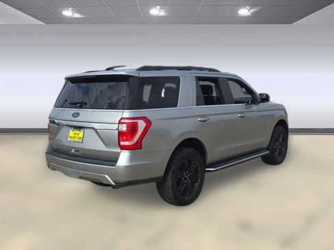 Used 2020 Ford Expedition XLT w/ Equipment Group 202A image 9
