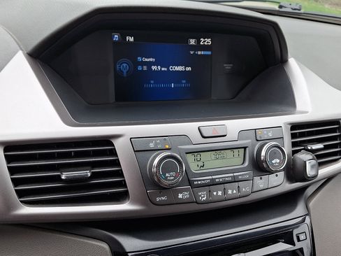 Used 2017 Honda Odyssey EX-L image 17