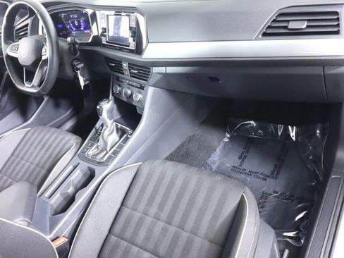 Used 2023 Volkswagen Jetta Sport image 34