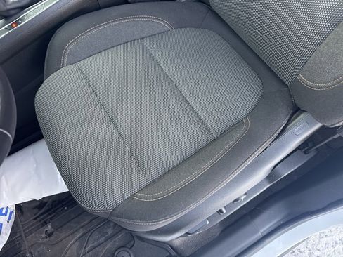 Used 2020 Chevrolet Traverse LT image 20