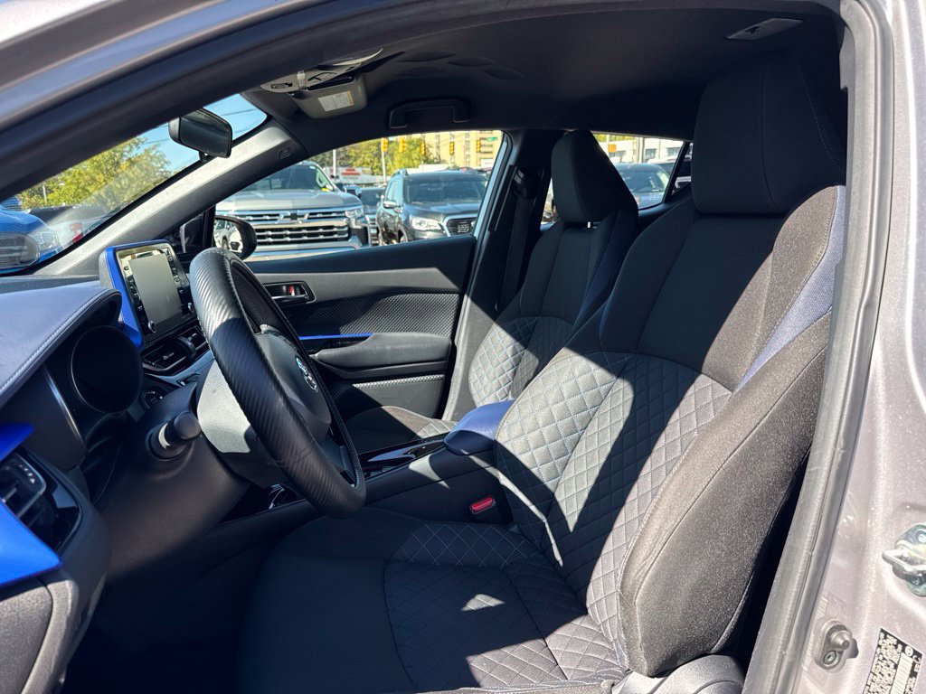 Used 2020 Toyota C-HR XLE FWD image 13