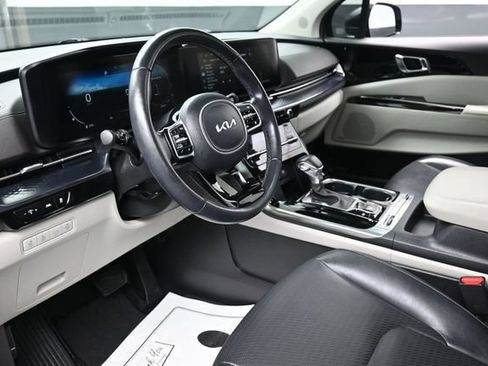 Used 2023 Kia Carnival SX Prestige w/ Paint Protection Package FWD image 14
