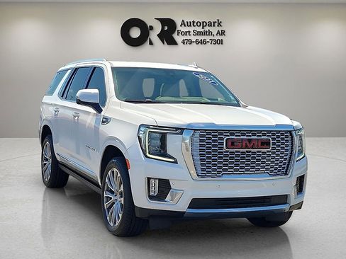 Used 2021 GMC Yukon Denali w/ Denali Premium Package AWD/4WD image 1