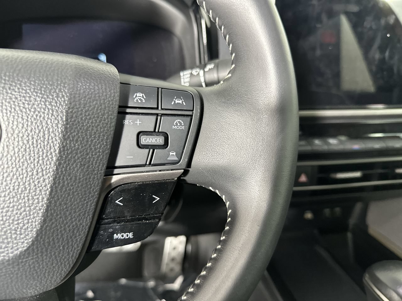 Used 2025 Toyota Camry SE w/ Multimedia Upgrade Package FWD image 8