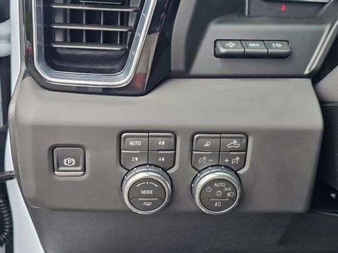 Used 2026 GMC Sierra 1500 Denali Ultimate AWD/4WD image 36