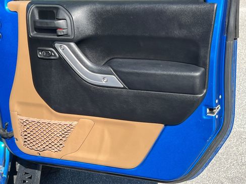 Used 2015 Jeep Wrangler Unlimited Rubicon w/ Max Tow Package image 14