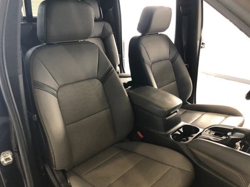 Used 2025 Chevrolet Colorado ZR2 w/ Midnight Edition image 13