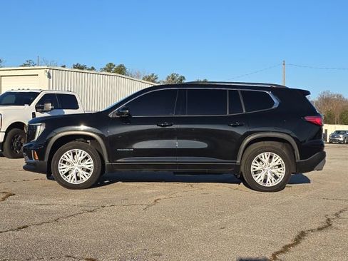 Used 2024 GMC Acadia Elevation image 2
