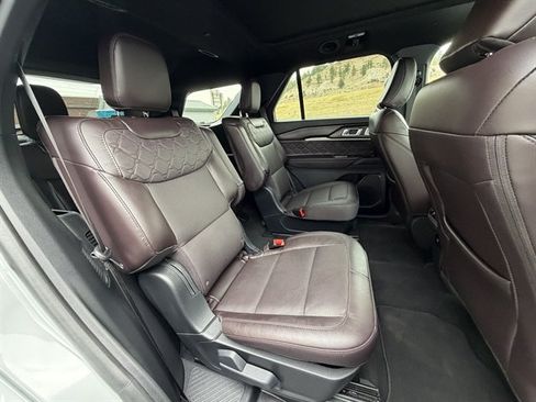 Used 2026 Ford Explorer Platinum w/ LUX Leather Package AWD/4WD image 59