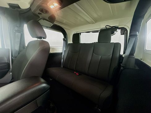 Used 2017 Jeep Wrangler Sport AWD/4WD image 19