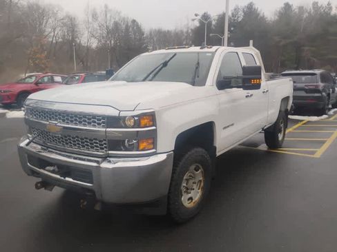 Used 2019 Chevrolet Silverado 2500 W/T w/ Snow Plow Prep Package image 4