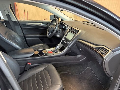 Used 2015 Ford Fusion SE w/ Equipment Group 202A image 23