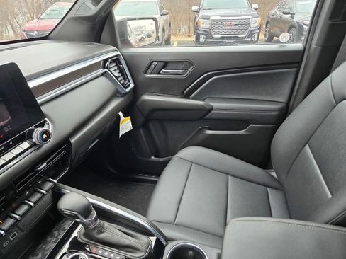 New 2025 GMC Canyon Elevation w/ Convenience Package image 9