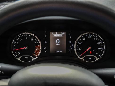 Used 2023 Jeep Renegade Latitude AWD/4WD image 31