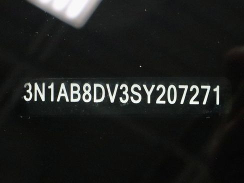 Certified 2025 Nissan Sentra SR w/ SR Premium Package image 31