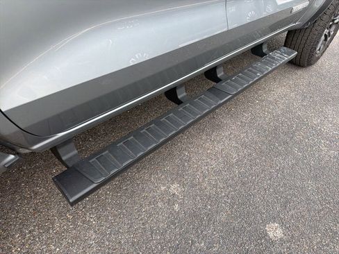 Used 2025 GMC Canyon Elevation w/ Technology Package image 15