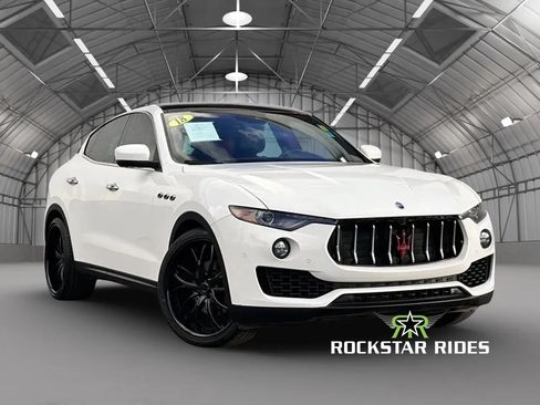 Used 2018 Maserati Levante AWD/4WD image 3