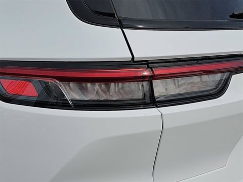 Used 2022 Jeep Grand Cherokee L Laredo image 34