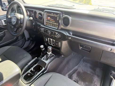 Used 2023 Jeep Gladiator Willys image 25