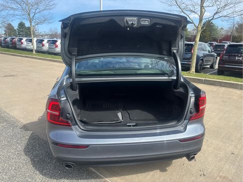 Used 2020 Volvo S60 T5 Momentum FWD image 5