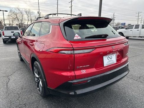 New 2025 Toyota Crown Signia image 3